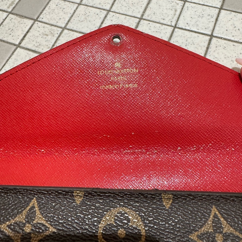 Louis Vuitton Wallet - Picture 5 of 8